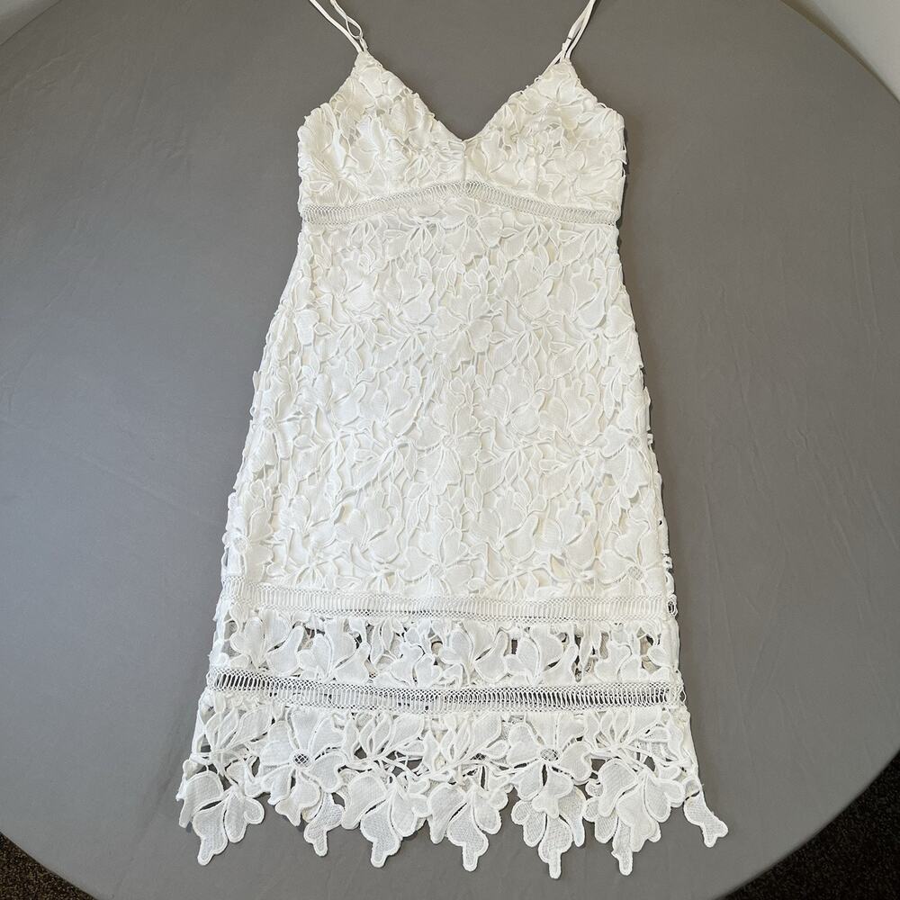 ASTR The Label V-Neck Sleeveless Bodycon White Lace Floral Dress Size small - Picture 2 of 14